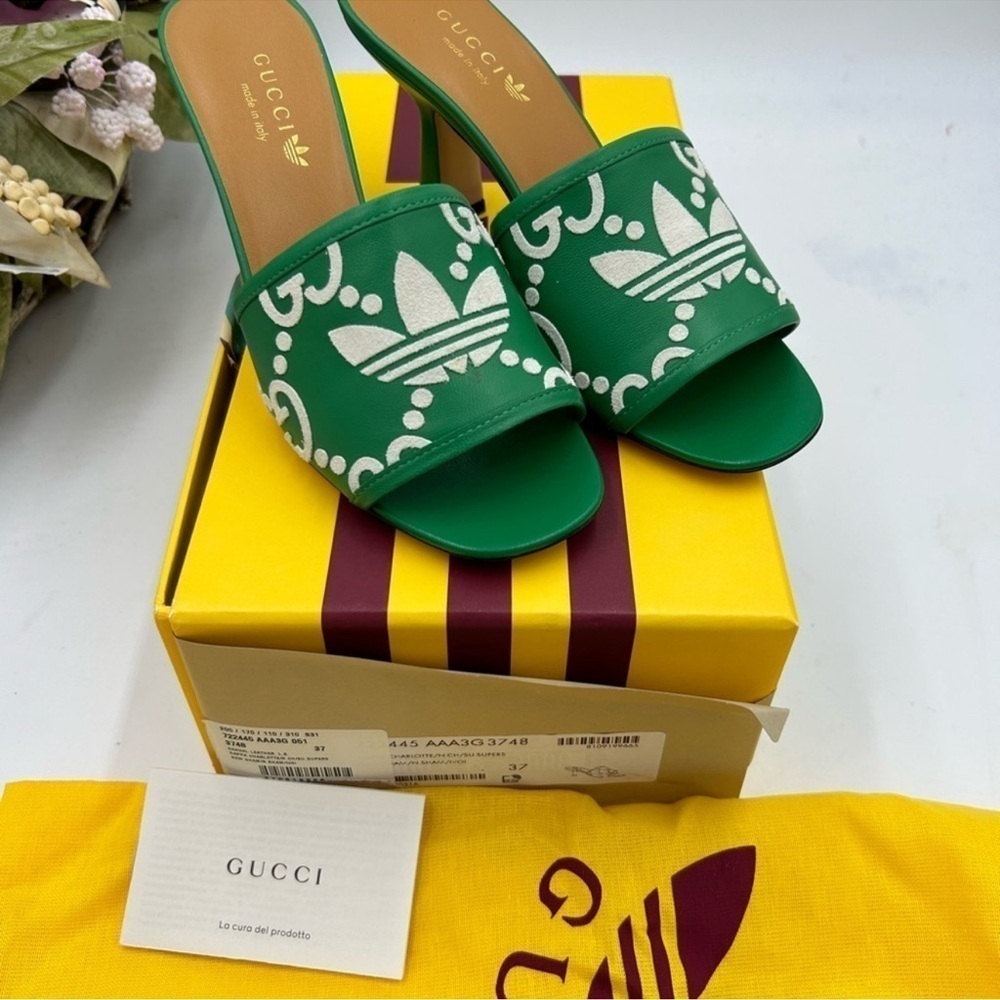Women’s Gucci X Adidas slide sandals size 37 made in Italy - Picture 2 of 8
